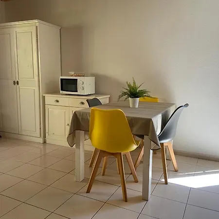 Entre Et Garrigue Apartamento *